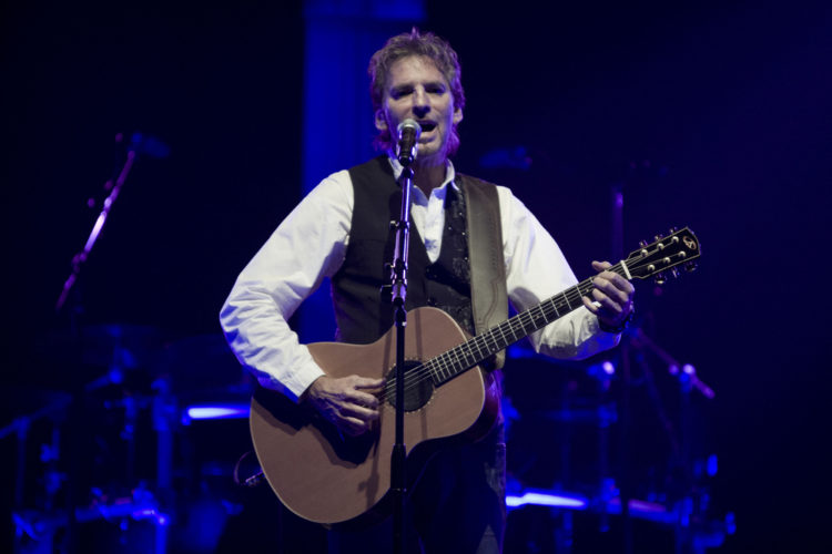 The 10 Best Kenny Loggins Songs of All-Time